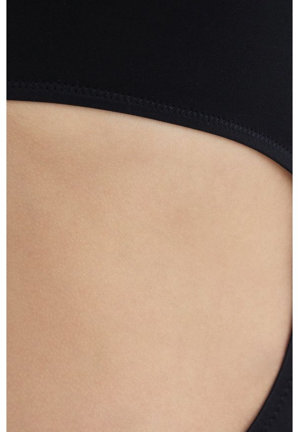 Pepe Jeans jednoczęściowy strój kąpielowy LIZ SWIMSUIT kolor czarny lekko usztywniona miseczka. Kolor: czarny. Materiał: materiał