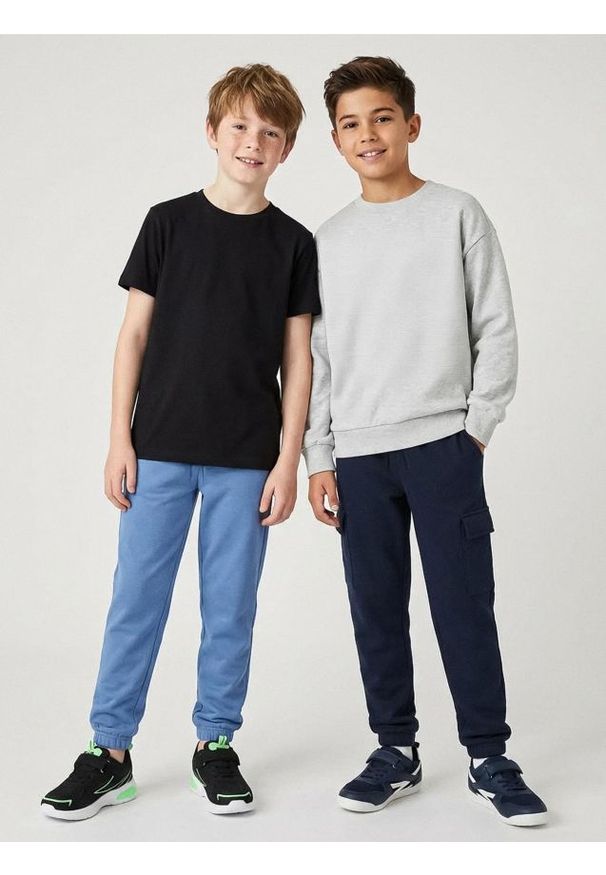 Sinsay - Spodnie jogger 2 pack - granatowy. Kolor: niebieski