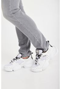 Versace Jeans Couture - SNEAKERSY VERSACE JEANS COUTURE. Nosek buta: okrągły. Zapięcie: sznurówki. Materiał: materiał. Wzór: aplikacja, nadruk #4