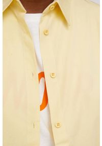 Answear Lab koszula bawełniana damska kolor żółty regular z kołnierzykiem klasycznym. Okazja: na co dzień. Typ kołnierza: kołnierzyk klasyczny. Kolor: żółty. Materiał: bawełna. Długość rękawa: długi rękaw. Długość: długie. Styl: wakacyjny, klasyczny #7