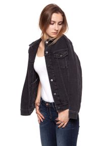 Wrangler - DAMSKA KURTKA JEANSOWA WRANGLER TRUCKER JACKET BACK TO BLACK W4070999S. Materiał: jeans. Wzór: aplikacja. Styl: klasyczny #5