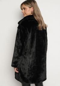Born2be - Czarny Płaszcz ze Sztucznego Futra Kairaelle. Okazja: na co dzień, na spacer. Kolor: czarny. Materiał: futro. Długość rękawa: długi rękaw. Długość: długie. Sezon: jesień, zima. Styl: casual, elegancki #4