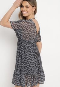 Born2be - Czarna Sukienka Mini o Kroju Nietoperza z Dekoltem V z Troczkami Ainella. Kolor: czarny. Styl: elegancki. Długość: mini