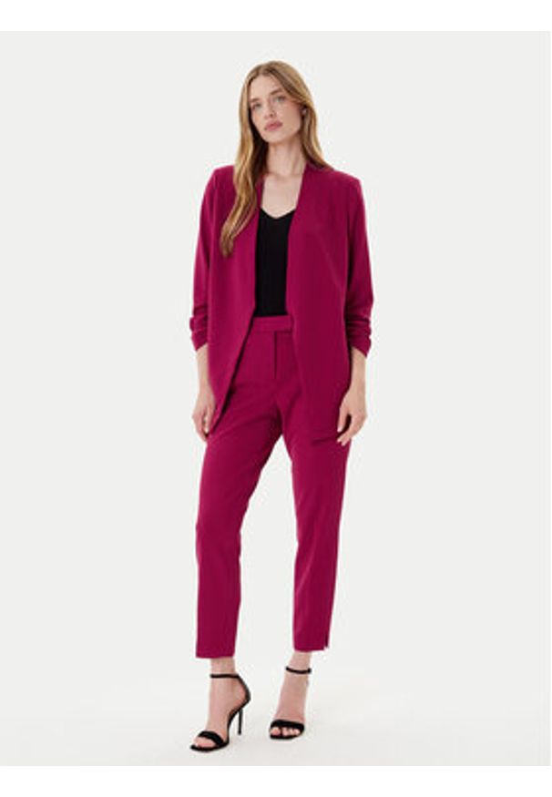 DKNY Chinosy P9RK6AWP Bordowy Slim Fit. Kolor: czerwony. Materiał: syntetyk
