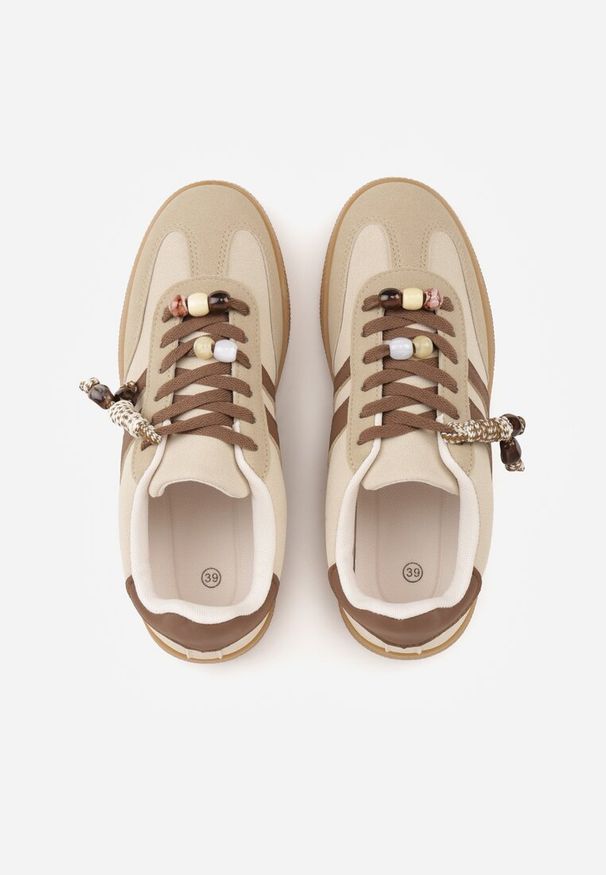 Born2be - Ciemnobeżowe Sneakersy w Stylu Tenisówek z Koralikami Charnara. Okazja: na co dzień. Kolor: beżowy. Materiał: dresówka. Wzór: aplikacja