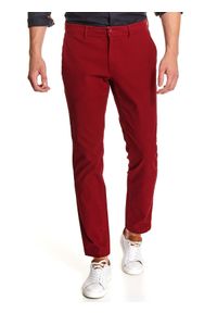 TOP SECRET - Spodnie chino strukturalne o kroju slim. Kolor: czerwony. Długość: długie. Sezon: zima #1