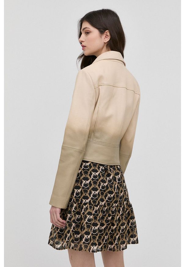 Pinko Ramoneska skórzana damska kolor beżowy przejściowa. Okazja: na co dzień. Kolor: beżowy. Materiał: skóra. Styl: casual, klasyczny