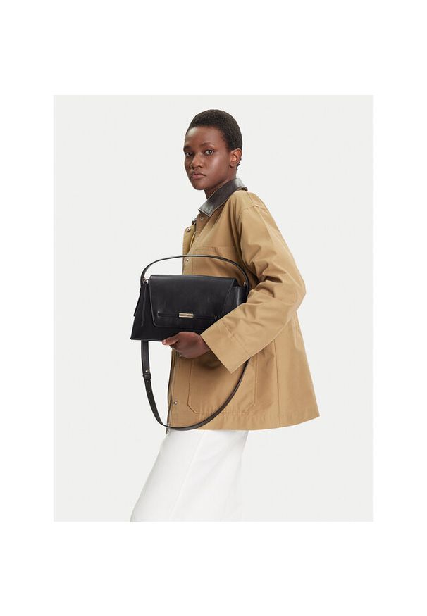 Torebka BOSS. Kolor: czarny