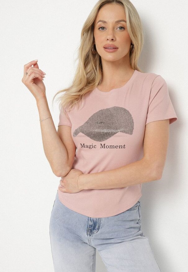 Born2be - Różowy T-shirt z Bawełny z Nadrukiem Czapki i Cyrkoniami Penilna. Okazja: na co dzień. Kolor: różowy. Materiał: bawełna. Wzór: nadruk. Styl: klasyczny, casual