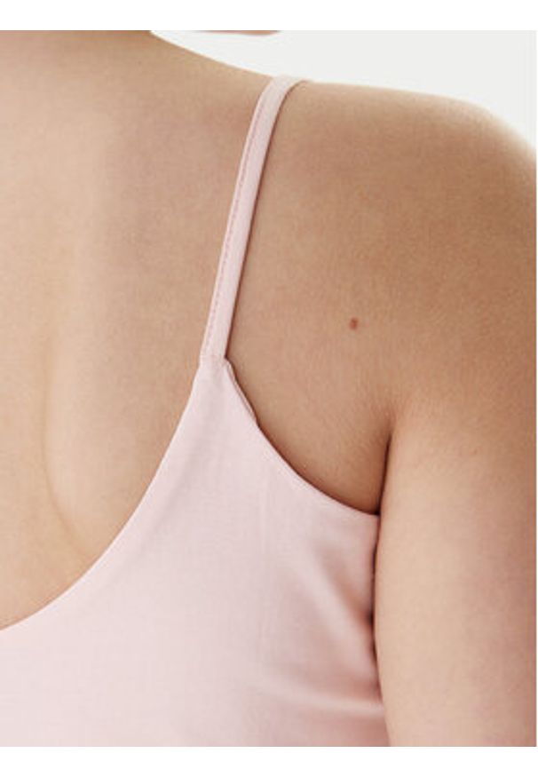 Guess Top V5GP22 J1314 Pomarańczowy Slim Fit. Kolor: pomarańczowy. Materiał: bawełna