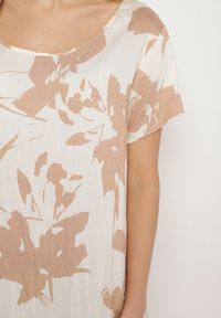 Born2be - Ciemnobeżowa Wiskozowa Sukienka w Kwiatowy Wzór Emitine. Okazja: na co dzień. Kolor: beżowy. Materiał: wiskoza. Wzór: kwiaty. Typ sukienki: proste. Styl: klasyczny, casual #5