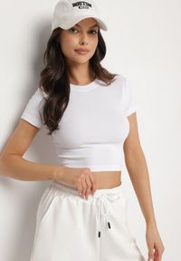 Born2be - Biały T-shirt z Prążkowanego Materiału o Krótkim Kroju Telunna. Okazja: na co dzień, na spotkanie biznesowe. Kolor: biały. Materiał: materiał, prążkowany. Długość: krótkie. Styl: biznesowy, klasyczny, elegancki, casual #6
