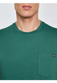 Big-Star - Koszulka męska z kieszonką zielona Carbon 304. Kolor: zielony. Materiał: jeans, materiał, bawełna. Wzór: aplikacja #3