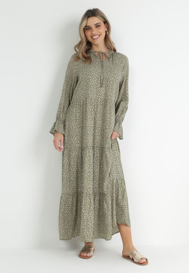 Born2be - Zielona Sukienka Adrasixie. Kolor: zielony. Długość rękawa: długi rękaw. Wzór: aplikacja. Styl: boho. Długość: maxi