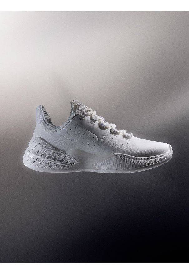 4f - 4F Niskie buty do sportów halowych Destroyer damskie - białe 37. Kolor: biały. Materiał: guma, poliester, materiał. Szerokość cholewki: normalna. Sport: siatkówka, fitness, koszykówka