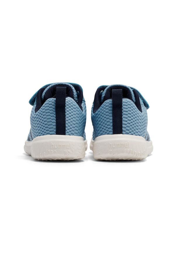 Sneakersy dla dzieci Hummel Actus Recycled. Okazja: na uczelnię. Zapięcie: rzepy. Kolor: niebieski, szary, wielokolorowy. Sport: joga i pilates