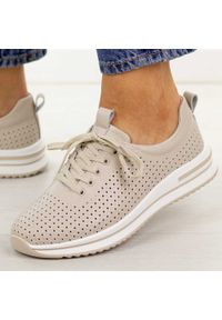 Beżowe ażurowe skórzane półbuty damskie S.Barski 7072. Okazja: na spacer, na co dzień. Nosek buta: okrągły. Zapięcie: sznurówki. Kolor: beżowy. Szerokość cholewki: normalna. Wzór: ażurowy. Materiał: skóra. Sezon: wiosna, lato. Styl: casual, klasyczny #1