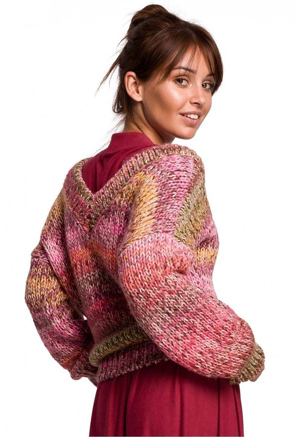 BE Knit - Ciepły sweter z grubej wielokolorowej przędzy z wełną. Kolor: wielokolorowy. Materiał: wełna. Długość rękawa: długi rękaw. Długość: długie. Wzór: melanż, ze splotem
