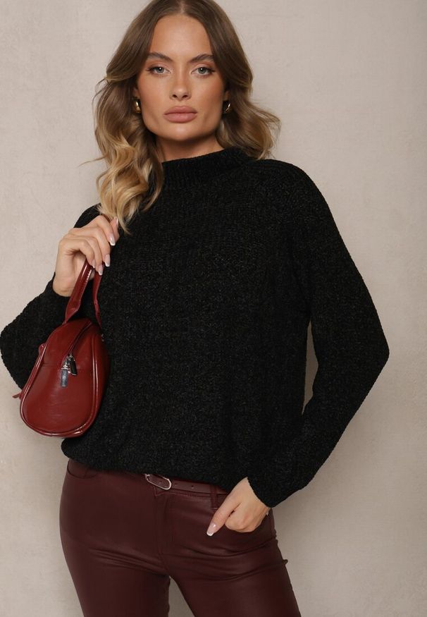 Renee - Czarny Casualowy Golf z Wiskozą Zerinia. Okazja: na co dzień. Typ kołnierza: golf. Kolor: czarny. Materiał: wiskoza. Styl: casual