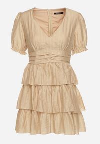 Born2be - Beżowa Sukienka o Rozkloszowanym Kroju z Bufiastymi Rękawami i Falbankami Elfea. Typ kołnierza: kołnierz z falbankami. Kolor: beżowy. Materiał: włókno. Styl: klasyczny #2
