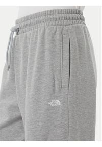 The North Face Spodnie dresowe Tnf Essential Terry Simple Dome Relaxe NF0A8FDS Szary Regular Fit. Kolor: szary. Materiał: bawełna #3