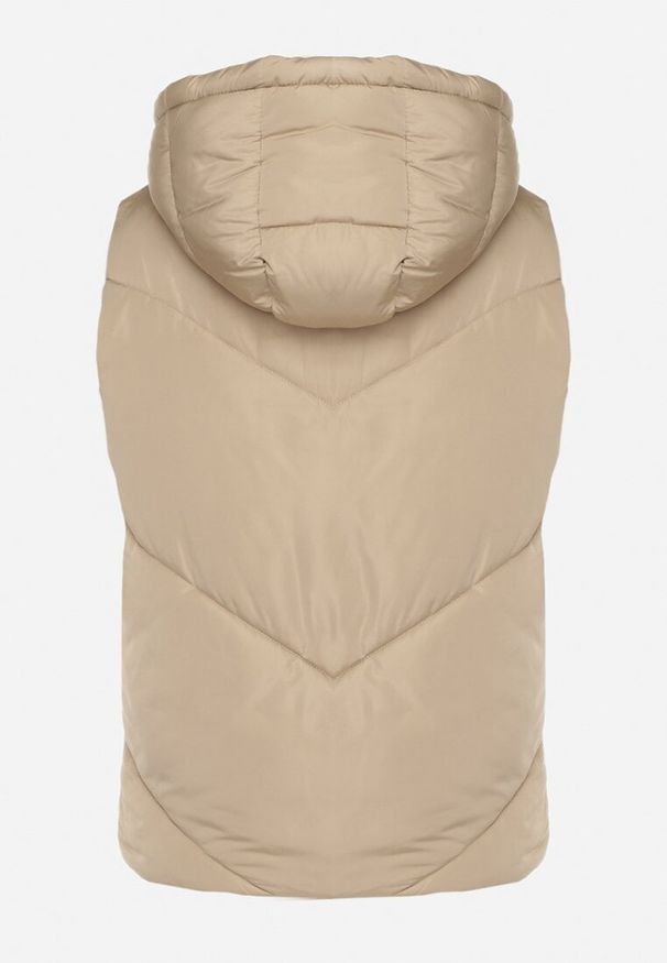 Born2be - Ciemnobeżowa Klasyczna Kamizelka z Pikowanymi Przeszyciami i Kapturem Ollera. Okazja: na co dzień. Typ kołnierza: kaptur. Kolor: beżowy. Materiał: jeans. Styl: klasyczny