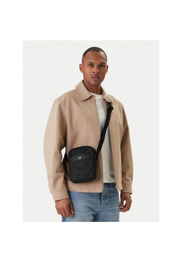 Hugo - Saszetka HUGO. Kolor: czarny