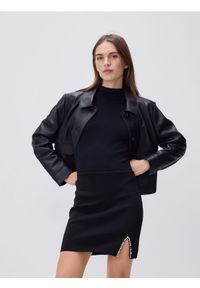 Reserved - Spódnica mini z rozcięciem - czarny. Kolor: czarny. Materiał: dzianina, wiskoza #1