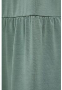 Vero Moda sukienka kolor zielony mini rozkloszowana. Kolor: zielony. Materiał: włókno, dzianina. Długość rękawa: krótki rękaw. Wzór: gładki. Typ sukienki: rozkloszowane. Długość: mini #2