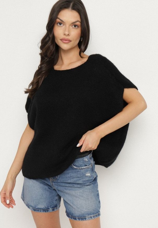 Born2be - Czarna Kamizelka Narzutka z Moherem Wiązana z Przodu Vikilana. Okazja: na co dzień. Kolor: czarny. Materiał: moher. Wzór: aplikacja. Styl: elegancki, casual