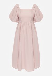 Born2be - Różowa Rozkloszowana Sukienka Midi z Bufiastymi Rękawami i Kwadratowym Dekoltem Ceania. Okazja: na co dzień. Typ kołnierza: dekolt kwadratowy. Kolor: różowy. Wzór: gładki. Typ sukienki: proste. Materiał: tkanina. Sezon: lato. Styl: elegancki, casual. Długość: midi #4