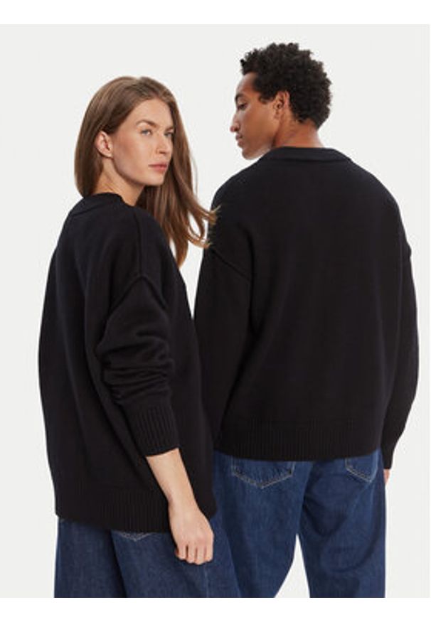 AMI PARIS - AMI Paris Kardigan BFUKC006.018 Czarny Regular Fit. Kolor: czarny. Materiał: wełna