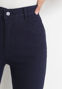 Born2be - Granatowe Spodnie Slim z Wsuwanymi Kieszeniami Diksha. Kolor: niebieski #4