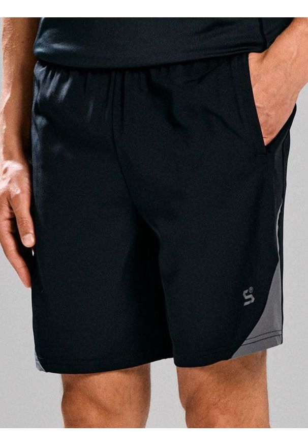 Sinsay - Szorty sportowe - czarny. Kolor: czarny. Styl: sportowy
