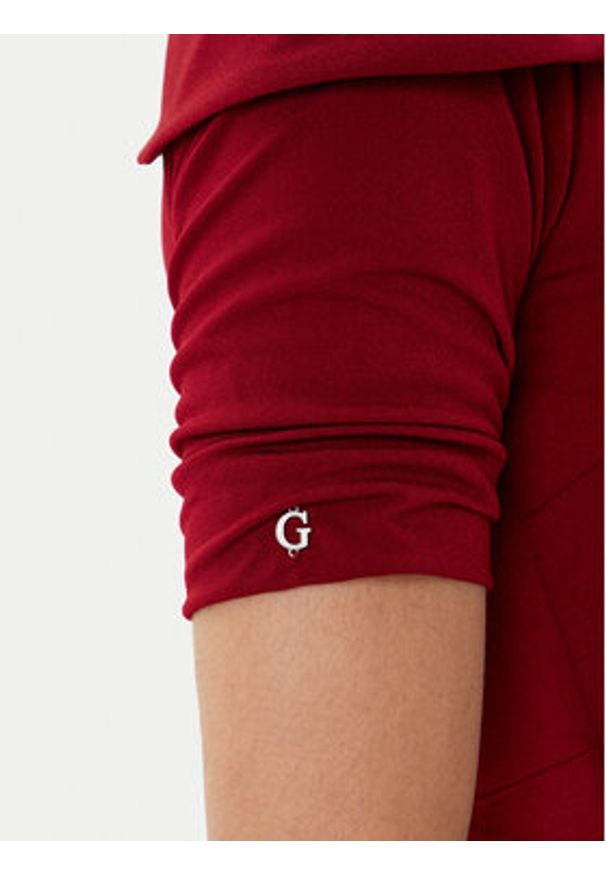 Guess Sukienka koktajlowa W5BK71 KCVG2 Bordowy Slim Fit. Kolor: czerwony. Materiał: syntetyk. Styl: wizytowy