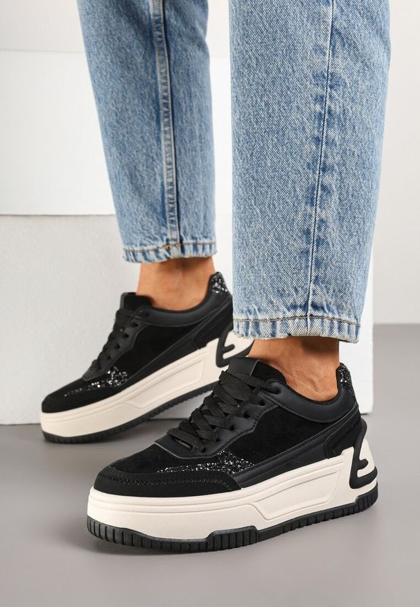 Born2be - Czarno-Białe Sneakersy na Grubej Platformie z Tłoczeniem Ozdobione Wzorem w Panterkę Deolithra. Okazja: na co dzień. Kolor: czarny. Materiał: jeans. Wzór: aplikacja, motyw zwierzęcy. Sezon: lato, wiosna. Obcas: na platformie