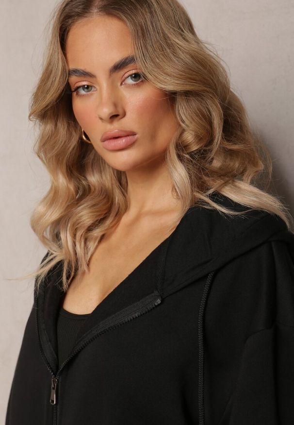 Renee - Czarna Zasuwana Bluza z Kapturem Narmione. Okazja: na spacer. Typ kołnierza: kaptur. Kolor: czarny. Materiał: polar, jeans. Styl: wizytowy