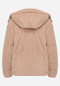 Born2be - Różowa Sztruksowa Kurtka Puchowa z Odpinanym Kapturem Sinitha. Okazja: na co dzień. Kolor: różowy. Materiał: sztruks, puch. Styl: casual, elegancki #4