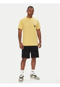 DC T-Shirt ADYKT03246 Żółty Regular Fit. Kolor: żółty. Materiał: bawełna #4