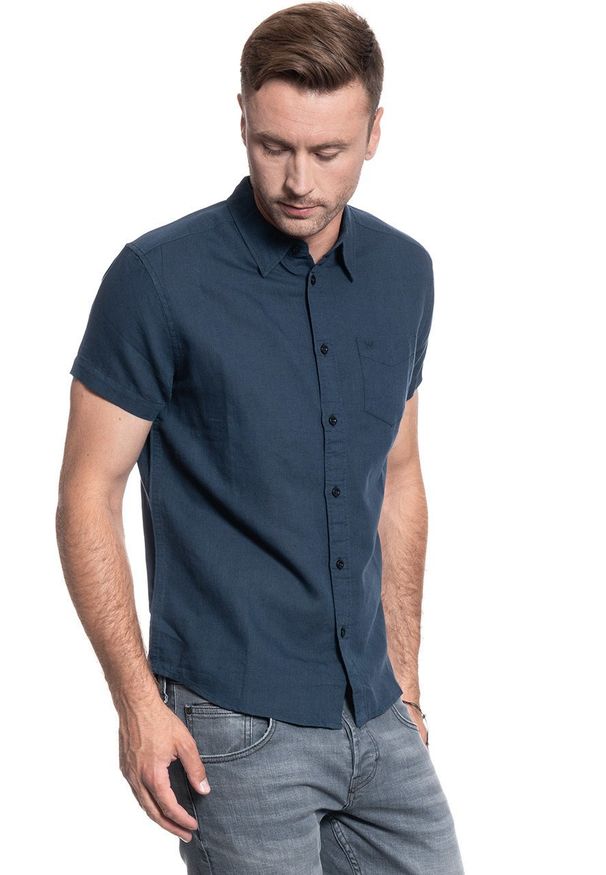 Wrangler - WRANGLER SS 1 PKT SHIRT MĘSKA KOSZULA KRÓTKI RĘKAW NAVY W5J1LO114 112130169. Długość rękawa: krótki rękaw. Długość: krótkie