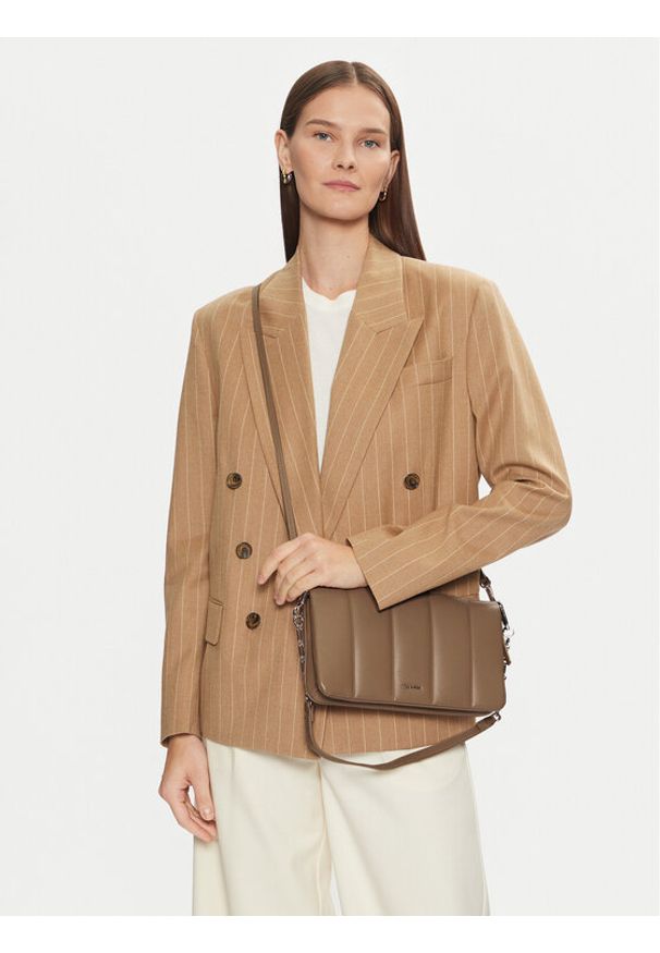 Calvin Klein Torebka Line Quilt Shoulder Bag K60K612787 Brązowy. Kolor: brązowy. Materiał: skórzane