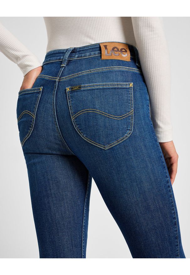 Lee - LEE DAMSKIE SPODNIE JEANSOWE SCARLETT HIGH ZIP INDIGO REALNES 112355547 L31B016319