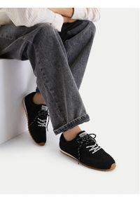 Guess Jeans Sneakersy EO-CS5262 Czarny. Kolor: czarny. Materiał: skóra, zamsz #1