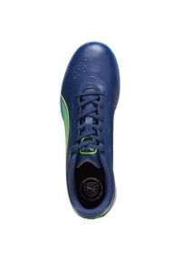 Buty piłkarskie Puma King Match Tt M 107260 02 niebieskie. Kolor: niebieski. Materiał: materiał, mikrofibra, guma. Szerokość cholewki: normalna. Sport: piłka nożna