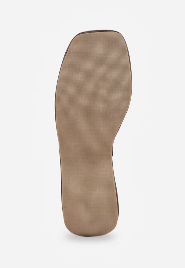 Renee - Brązowe Chunky Klapki na Koturnie i Platformie z Kwadratowym Noskiem Magass. Kolor: brązowy. Sezon: lato. Obcas: na koturnie. Styl: wakacyjny