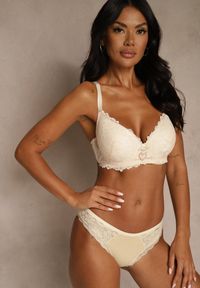 Renee - Beżowy Koronkowy Biustonosz Ozdobiony Cyrkoniowym Sercem Bothilei. Kolor: beżowy. Materiał: koronka. Wzór: aplikacja #6