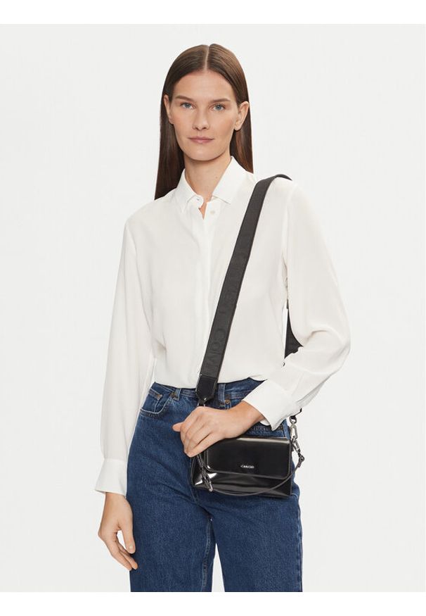 Calvin Klein Torebka Ck Must Dbl Strap Mini Bag_Shiny K60K612772 Czarny. Kolor: czarny. Materiał: skórzane