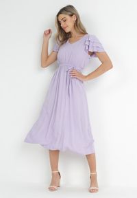 Born2be - Fioletowa Sukienka Midi z Wiskozy z Gumką w Pasie i Materiałowym Paskiem Aricia. Okazja: na randkę, na uczelnię. Kolor: fioletowy. Materiał: materiał, wiskoza. Długość: midi #1