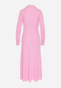 Born2be - Różowa Koktajlowa Sukienka o Asymetrycznym Kroju Ozdobiona Guzikami Nolriti. Okazja: na imprezę. Kolor: różowy. Wzór: aplikacja. Typ sukienki: asymetryczne. Styl: wizytowy #2