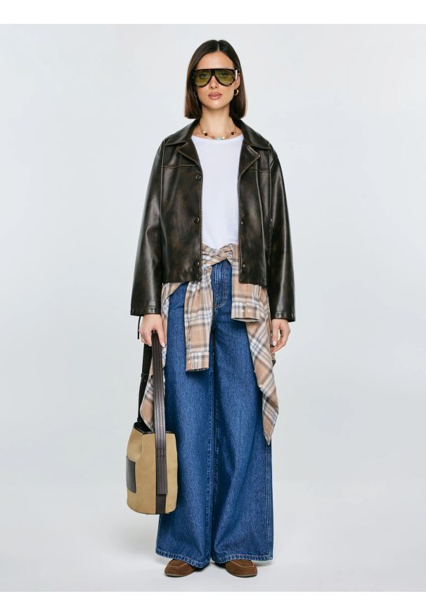 Big-Star - Koszula damska flanelowa w kratę beżowa Notina 801. Okazja: na co dzień. Typ kołnierza: kołnierzyk klasyczny. Kolor: beżowy. Materiał: tkanina. Wzór: kratka. Styl: casual, klasyczny